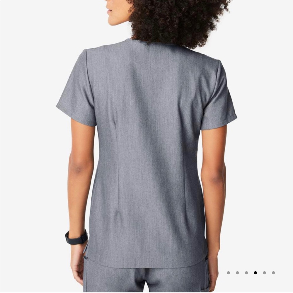 Figs scrub top
